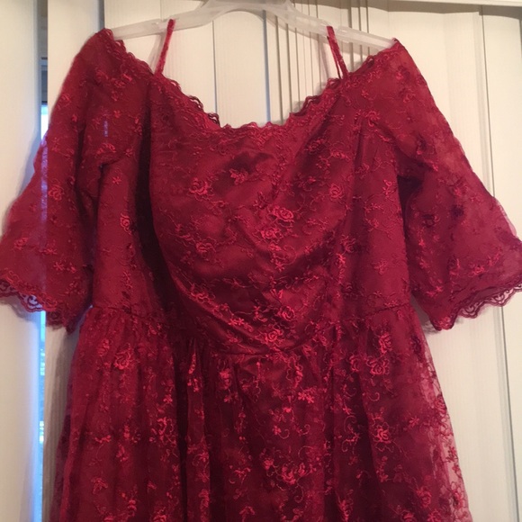 Burgundy Lace 1/2 Sleeve Evening/Prom Gown NWOT 🥰 - Picture 3 of 7
